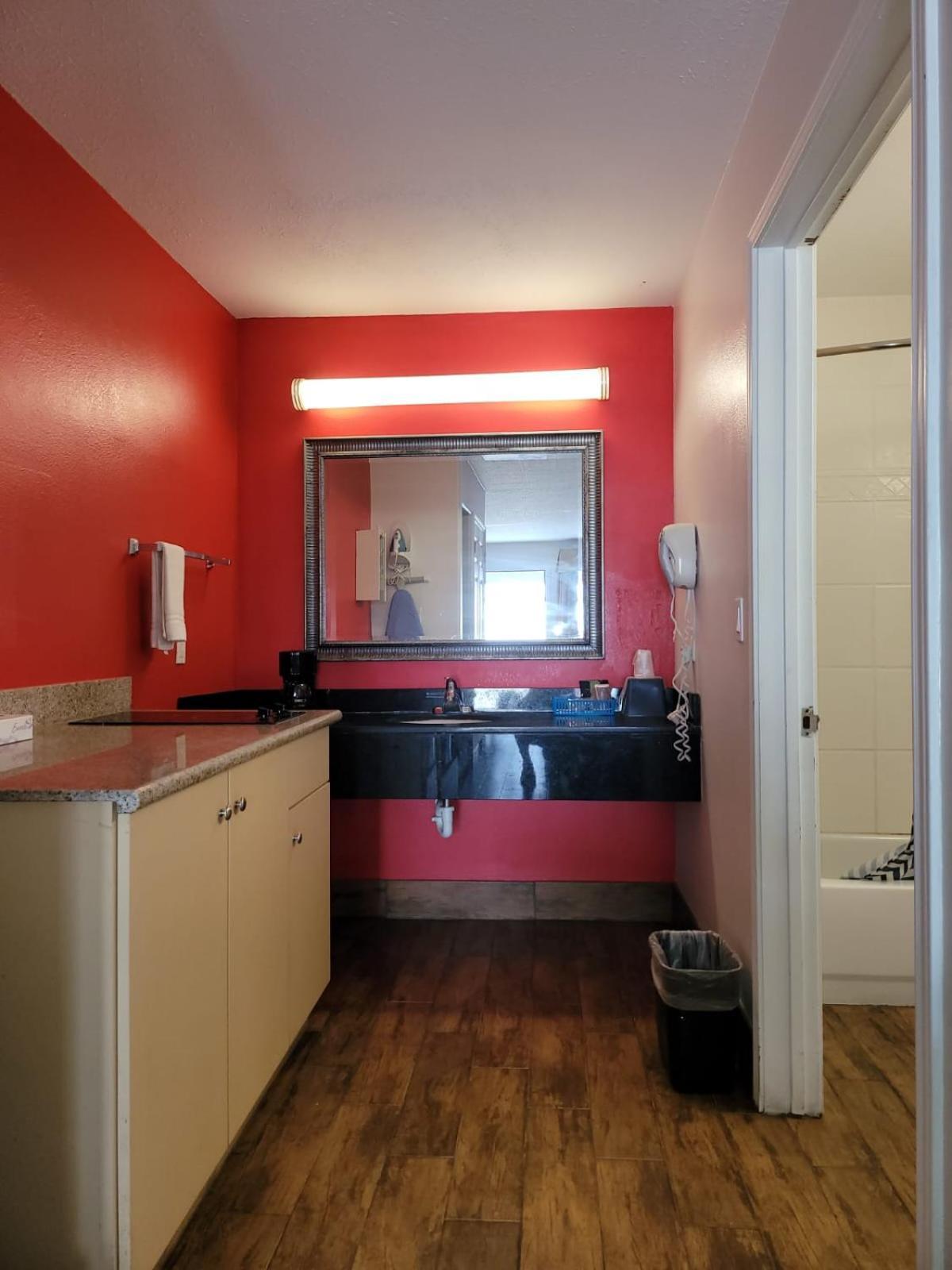Texas Inn&Suites Raymondville Extérieur photo