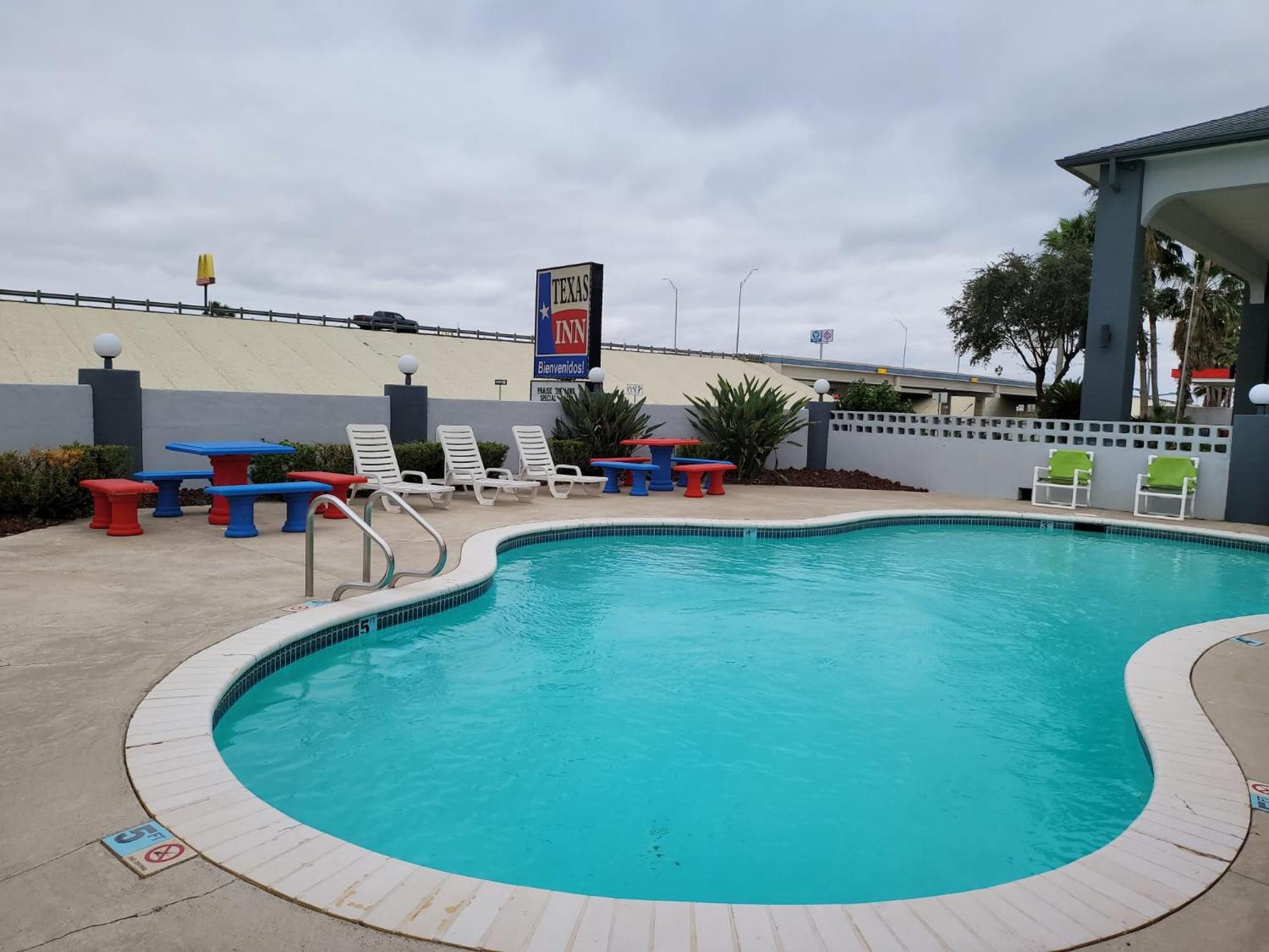 Texas Inn&Suites Raymondville Extérieur photo